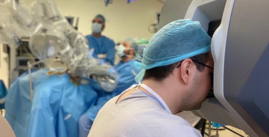 cirurgia robótica de cabeça e pescoço